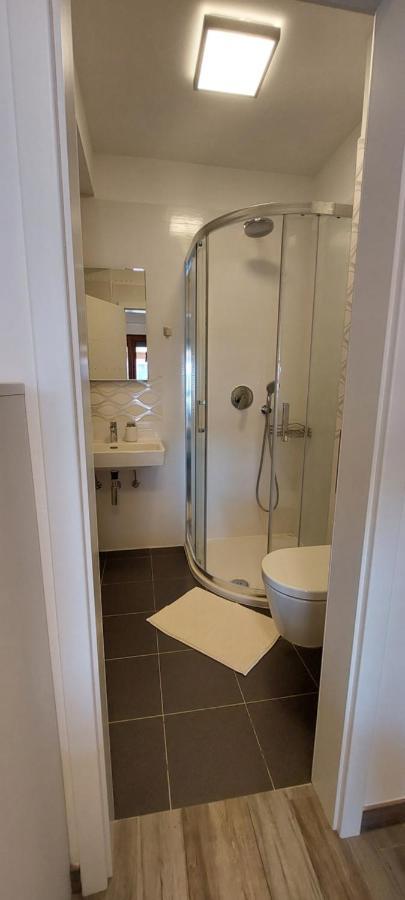 Luxury 2-bedroom Near The With Private Pool -exclusive Use Banjole
